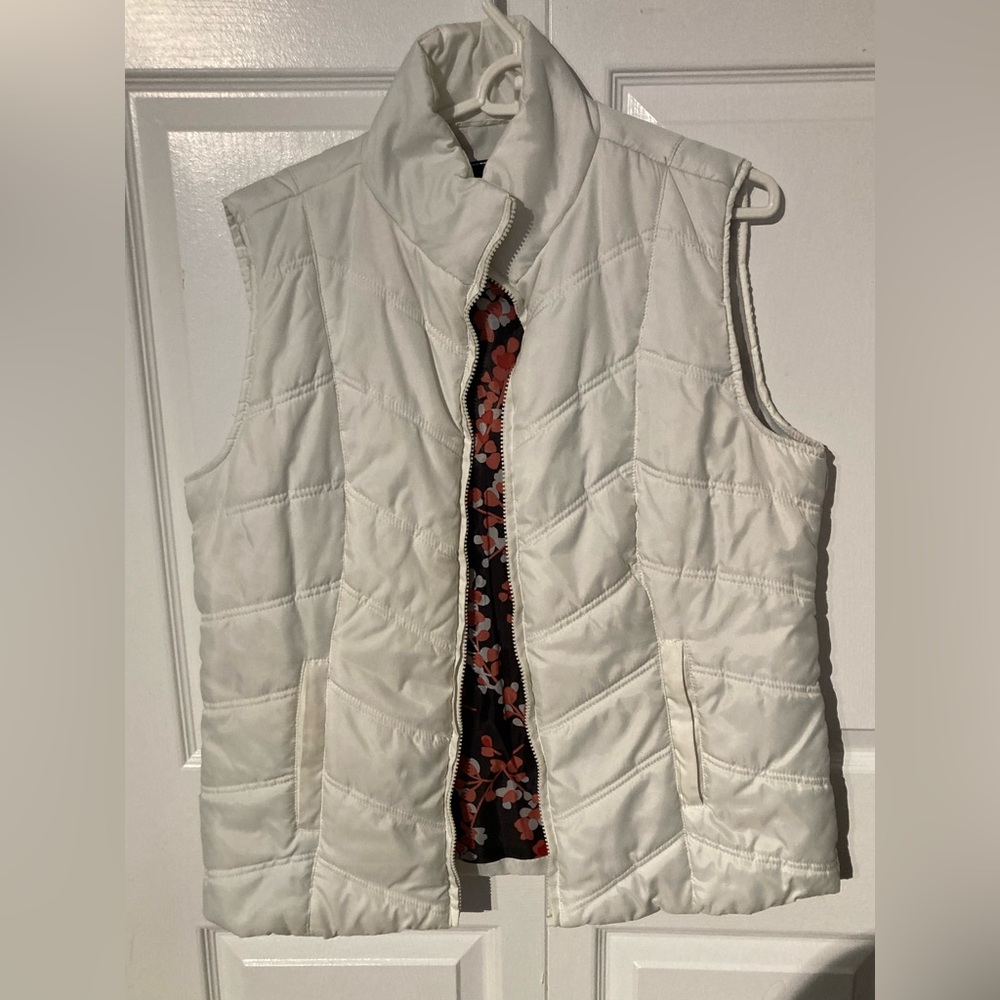 Fahrenheit White Quilted Vest with Flowery Lining